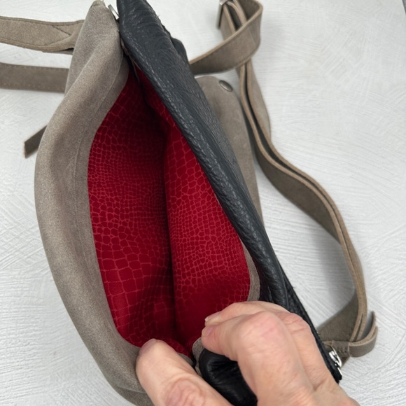 Hammitt Dillon Black & Pewter Brushed Silver Hardware Cross Body Shoulder Clutch - Picture 11 of 13